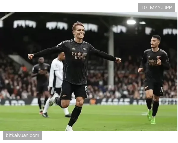 厄德高与德布劳内：组织效率与战术适配性的中场核心对比