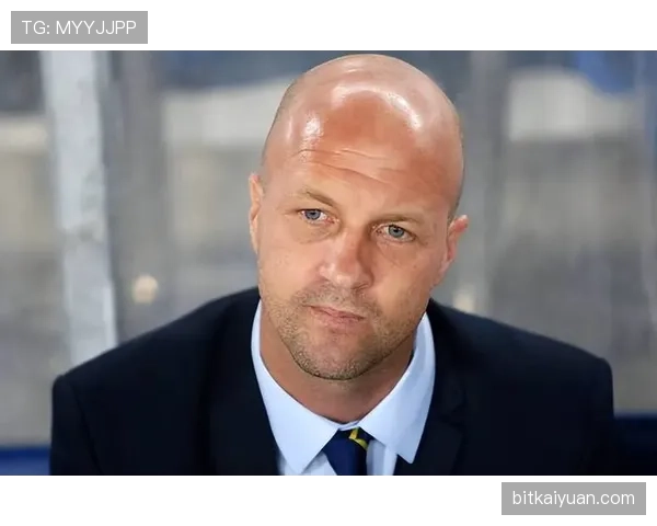 克鲁伊夫高位逼抢如何重塑其核心角色并撕裂防线？